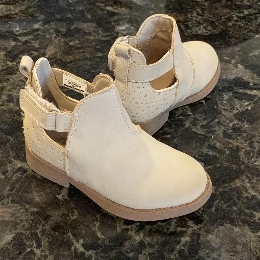 Oshkosh B'Gosh Tan Booties